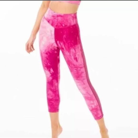 Zyia Fuchsia Hendrix Mesh Light n Tight Capri - Size 12 - Picture 1 of 11